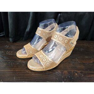 EUC Johnston & Murphy Georgiana Gold Leather Wedge Sandal/Sz. 6M